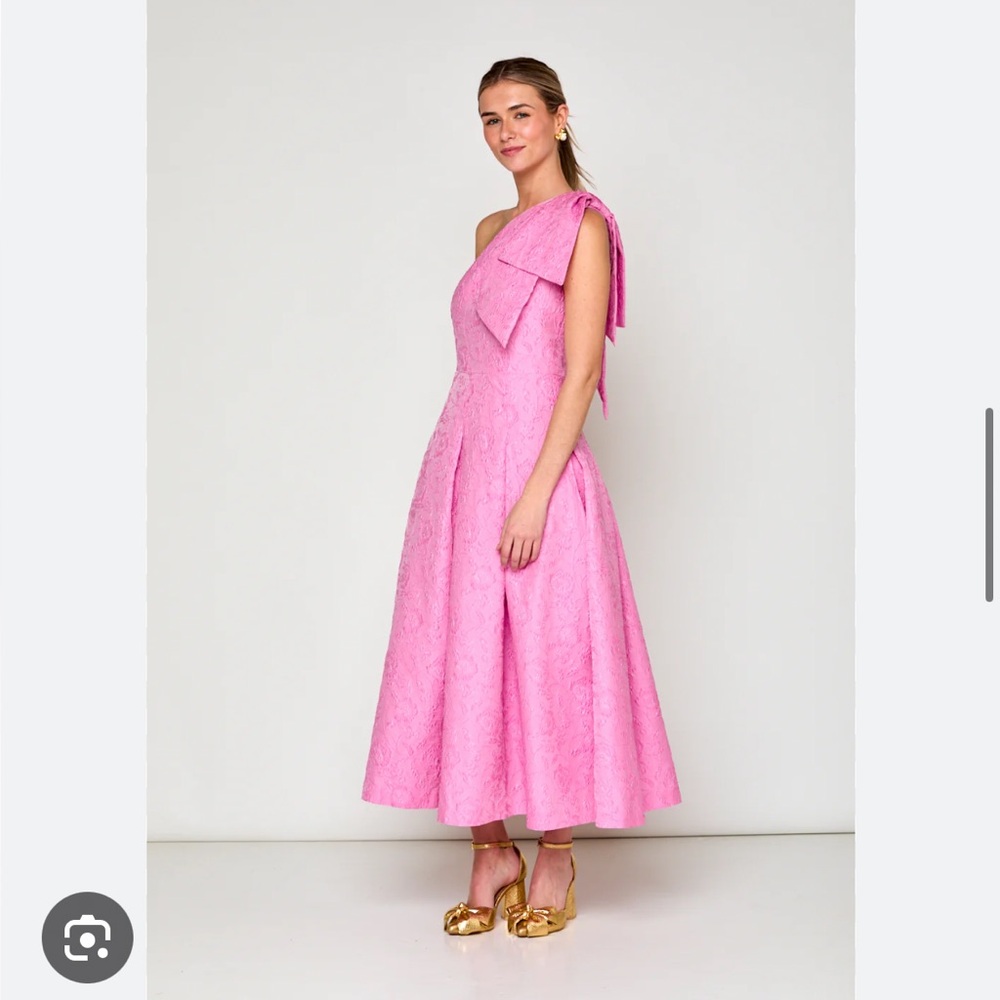 Sara Campbell One-Shoulder Pink Dress
